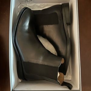 Everlane Black Chelsea Boots size 9